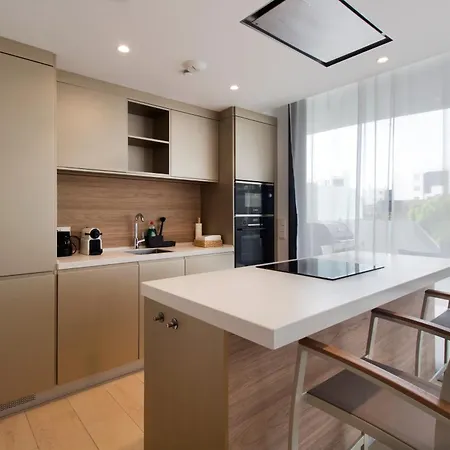 Happy Travel Higueron West